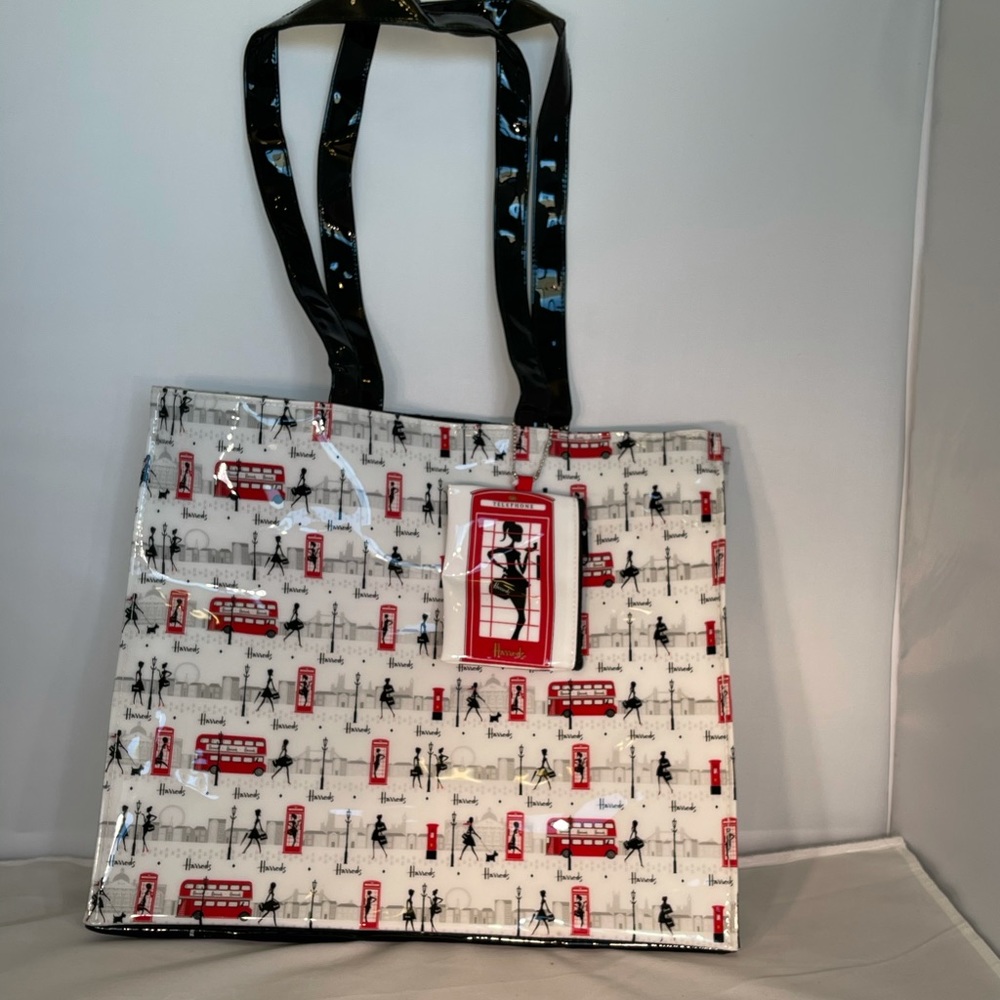 Harris’s plastic tote